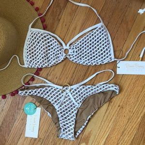 Beach Bunny “Caught Up” Bikini, S/L no tags